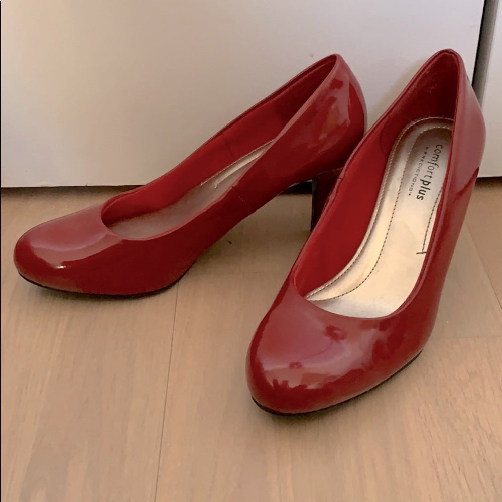 👠 ruby slippers! Red patent leather heels
